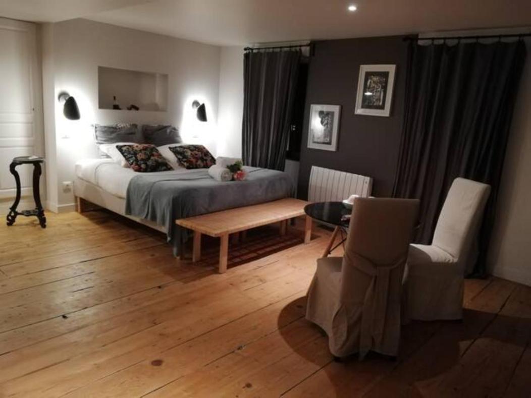 La Tour Gregoire Bed & Breakfast Clermont-Ferrand Eksteriør bilde