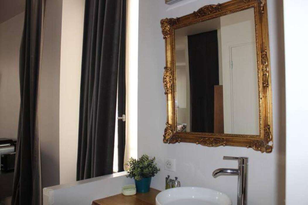 La Tour Gregoire Bed & Breakfast Clermont-Ferrand Eksteriør bilde