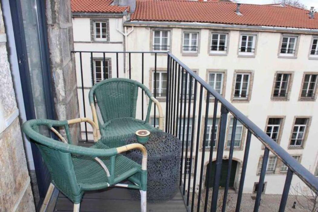 La Tour Gregoire Bed & Breakfast Clermont-Ferrand Eksteriør bilde