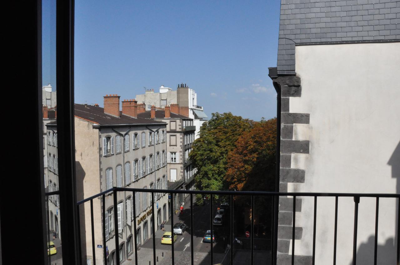 La Tour Gregoire Bed & Breakfast Clermont-Ferrand Eksteriør bilde
